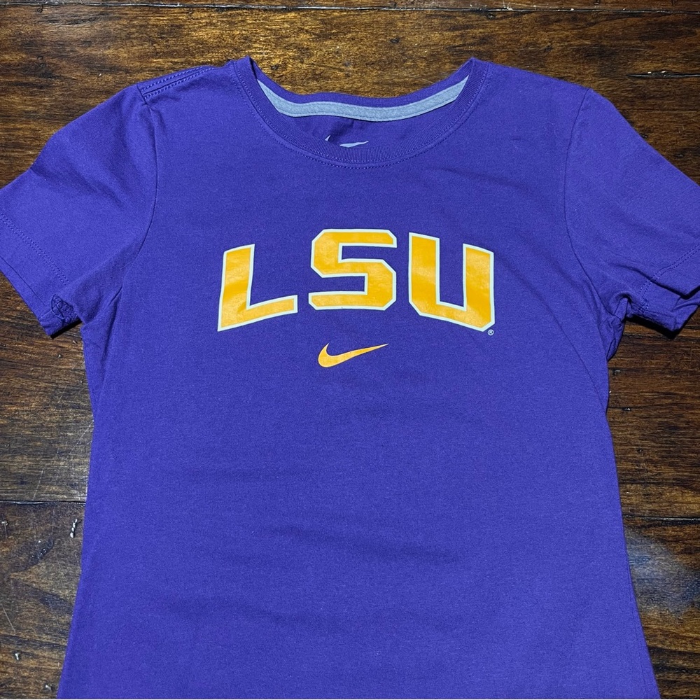 Nike LSU Tigers Shirt Womens Size M Purple NCAA College Nike Slim‎ Fit Game Day - Picture 2 of 6